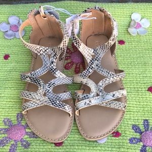 10 Toddler OldNavy sandals
